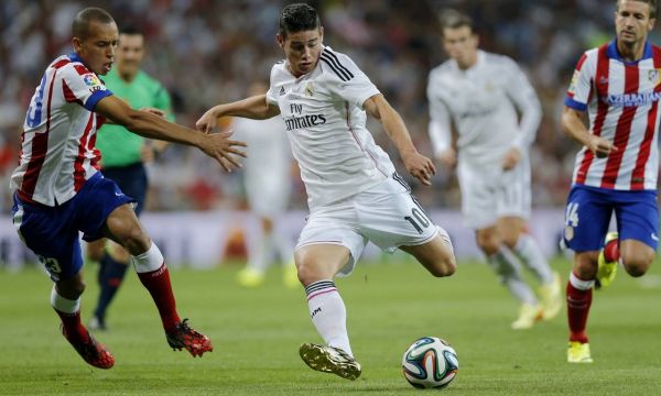  门兴格拉德巴赫默契配合，团队足球再创佳绩