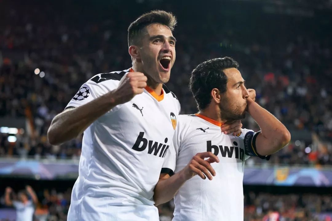  圣保利攻势潮水般汹涌，全程压制收获酣畅大胜