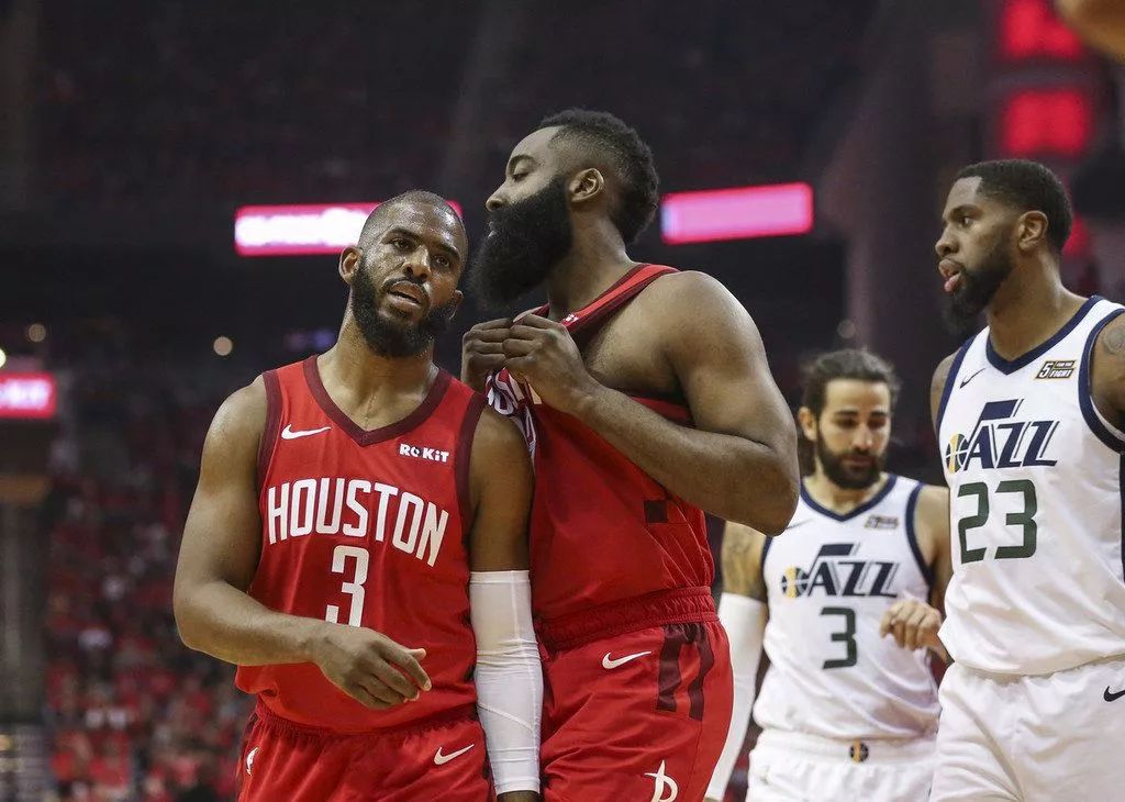  哈登三双率队快船主场轻取湖人完成复仇  